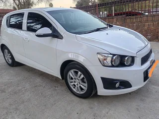 Chevrolet Sonic, 2016 Model. 1.4 engine, with service book and all paper okay, Very neat. Only serio