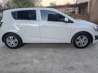 Chevrolet Sonic, 2016 Model. 1.4 engine, with service book and all paper okay, Very neat. Only serio