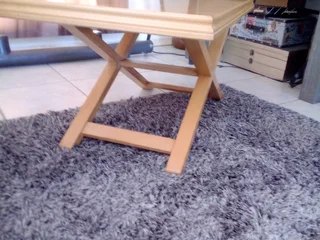 Coffee Table - Crossed legs - Yellow wood