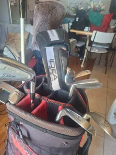 Titleist golf set and Ogio bag