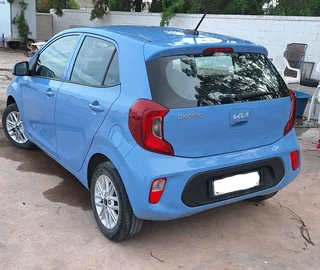 2021 Kia Picanto street