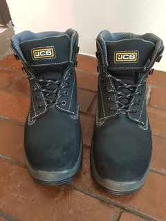 JCB Safety Boots For Sale - size 7