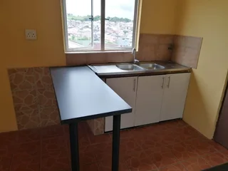 2 Bedroom Unit - westcliff R4000 excl