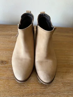 Dune London Genuine Leather Paicing Taupe Size 5 boots