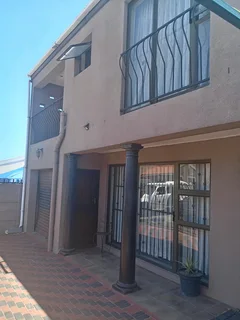 3 bedroom house double storey, en-suite, kitchen, dining, lounge, TV room, single garage