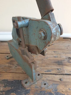 Cropper (hand operated)