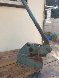 Cropper (hand operated)