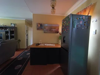 2 Bedroom Townhouse in Uitsig January 2026