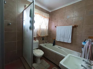 2 Bedroom Townhouse in Uitsig January 2026