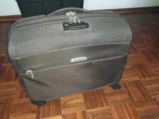 Samsonite laptop bag with wheels