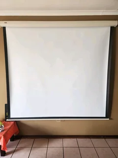 Pull down projector screen