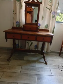 Dresser - Ad posted by Claudette Roelofse