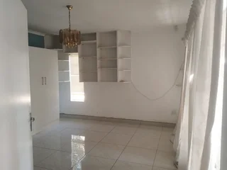 Room - Ad posted by Tsholofelo Noweel Makganye Ngqoko
