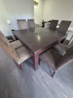 Dining room table