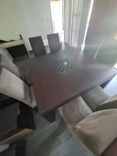 Dining room table