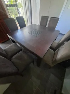 Dining room table