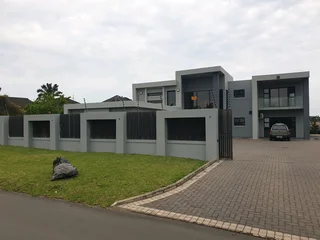 La Mercy, Lagoon And Breaker Sea Views