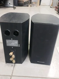 Wharfedale Diamond 10.1 Bookshelf Speaker.