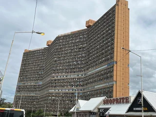 Lovely, sunny, 2-bedroom apartment in Amanzimtoti