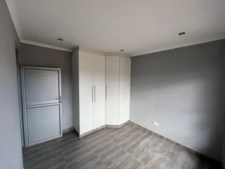 On Auction.  REDUCED - 3 Bedroom duplex apartment in Fairbreeze, Tongaat