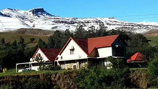 Own a piece of paradise! On Auction - A real STEAL! Bushmen&#39;s Nek, Drakensberg. FULLY Furnished