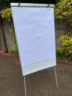 White board/flip chart stand
