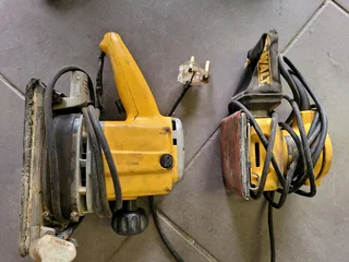Power tools. Dewalt sanders (×2)