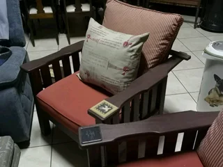 Lounge suite R4000