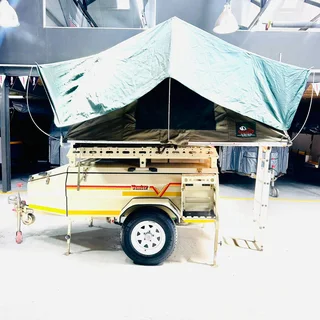Venter Savuti with TentCo Rooftop Tent