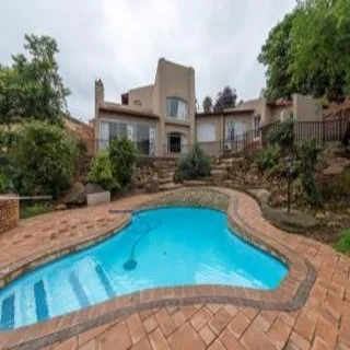 4 Bedroom House for Sale in Glenvista