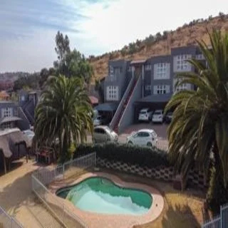 2 Bedroom Unit in Winchester Hills For Sale