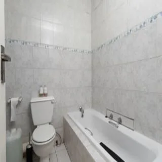 2 Bedroom Unit in Winchester Hills For Sale