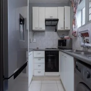 2 Bedroom Unit in Winchester Hills For Sale