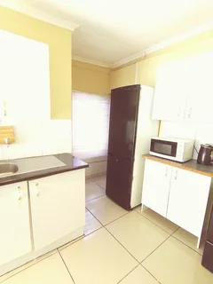 AVAILABLE NOW! 50% OFF DEP: COME OCCUPY THIS STUNNING GEM IN BRAMLEY NORTH, JUST OFF CORLETT DRIVE