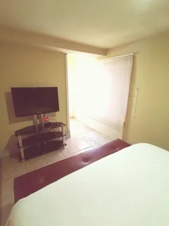 AVAILABLE NOW! 50% OFF DEP: COME OCCUPY THIS STUNNING GEM IN BRAMLEY NORTH, JUST OFF CORLETT DRIVE