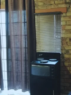 50% OFF DEP!!! SECURE THIS PRIVATE COSY GARDEN COTTAGE IN BRAMLEY, JUST OFF CORLETT DRIVE