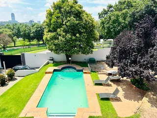 50% OFF DEP: HURRY AND OCCUPY THIS FULLY FURNISHED BACHELOR WITH AN APPEALING VIEW OF SANDTON TOWER