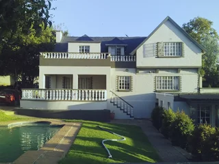 50% OFF DEP: HURRY AND OCCUPY THIS FULLY FURNISHED BACHELOR WITH AN APPEALING VIEW OF SANDTON TOWER