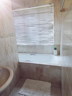 FLEXIBLE STAY TERMS: OCCUPY THIS READY TO GO, FULLY FURNISHED APARTMENT - JUST BRING YOUR LUGGAGE