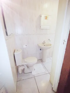 FLEXIBLE STAY TERMS: OCCUPY THIS READY TO GO, FULLY FURNISHED APARTMENT - JUST BRING YOUR LUGGAGE