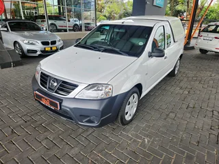 2023 Nissan NP200 1.6i Safety pack A/C