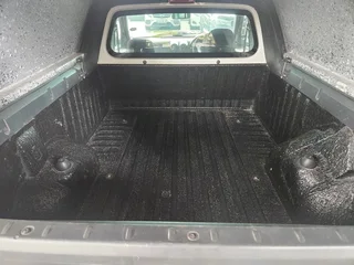 2023 Nissan NP200 1.6i Safety pack A/C