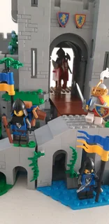 Lego Knights Castle