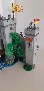 Lego Knights Castle