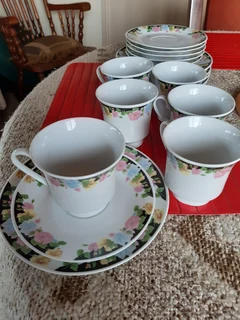 Crockery for sale (Cheap at R20 each)