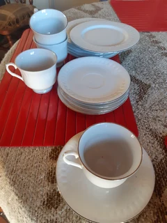 Crockery for sale (Cheap at R20 each)