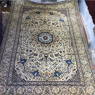 Persian carpets CLOSING DOWN SALE !!
