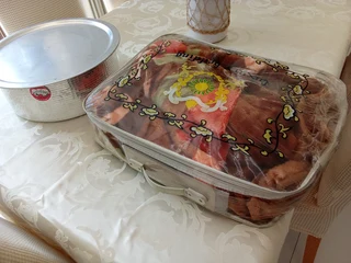 Brand New Large Pot & Blanket