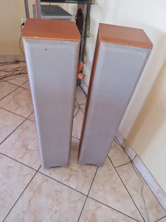 Amplifier, speakers and sub-woofer