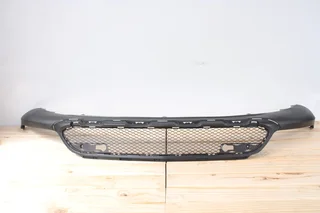 Mercedes Benz GLC SE 2018 Front lower grill and spoiler